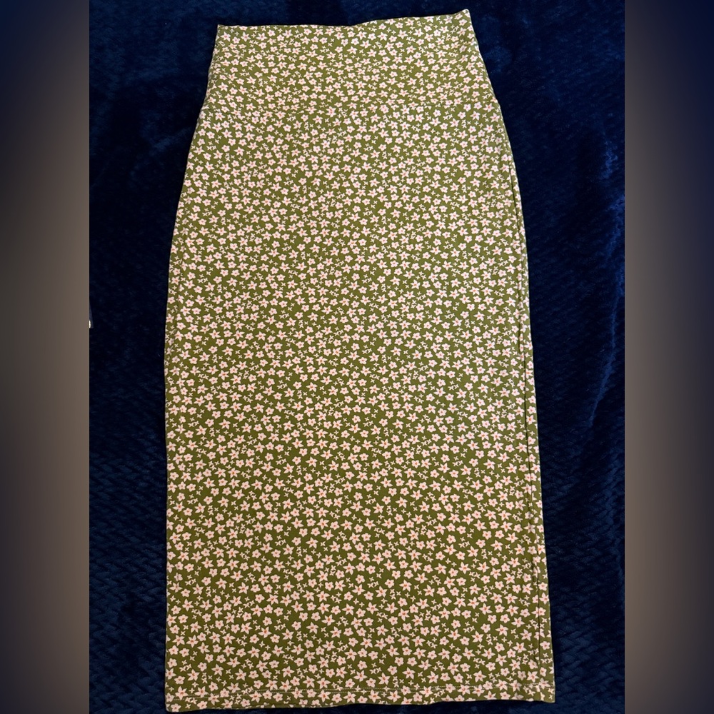 Fighting Eel/Ava Sky Olive Floral Pencil Skirt